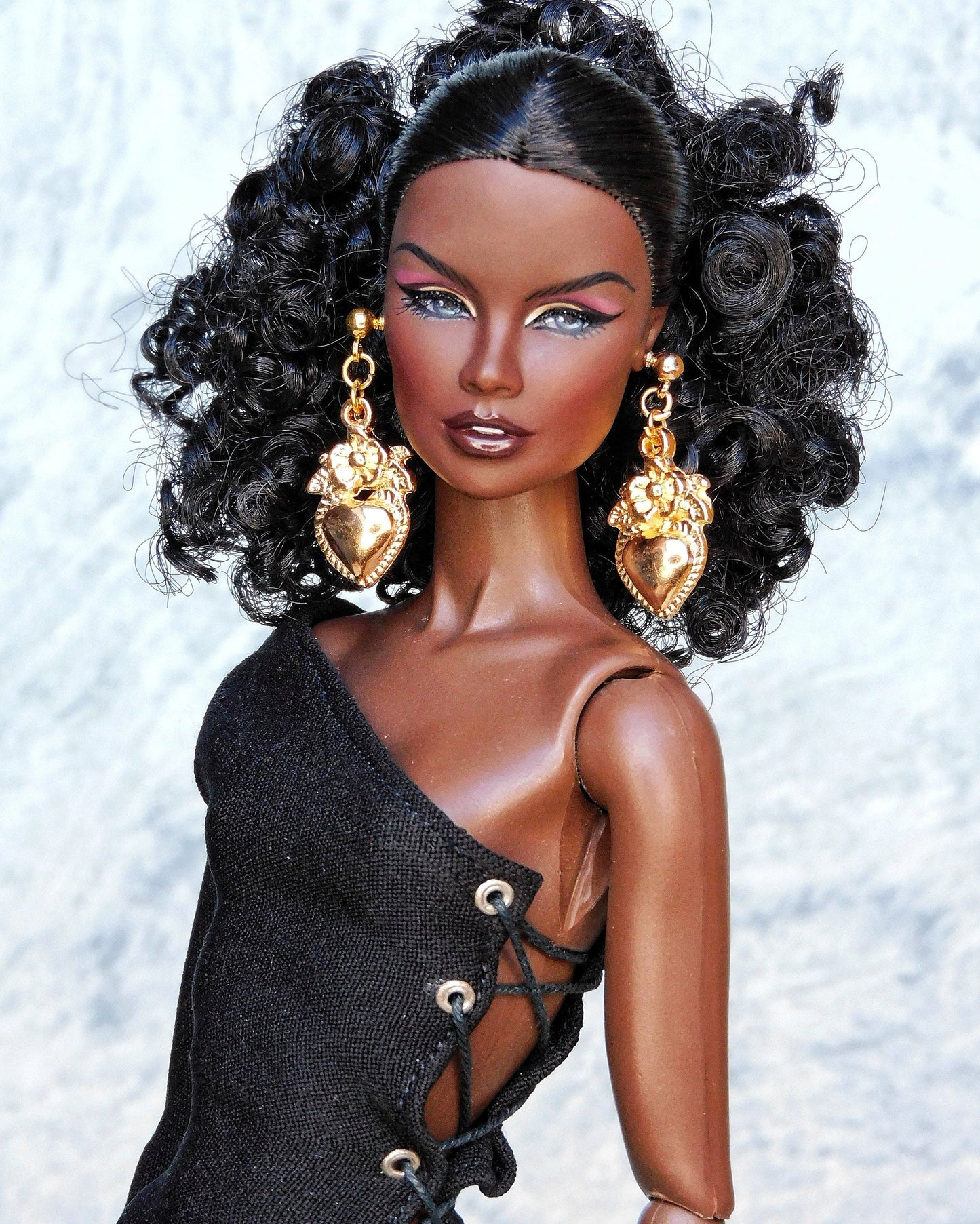Golden Sacred Heart earrings for Integrity Toys dolls Poppy Parker Fashion Royalty Nu Face Barbie Silkstone