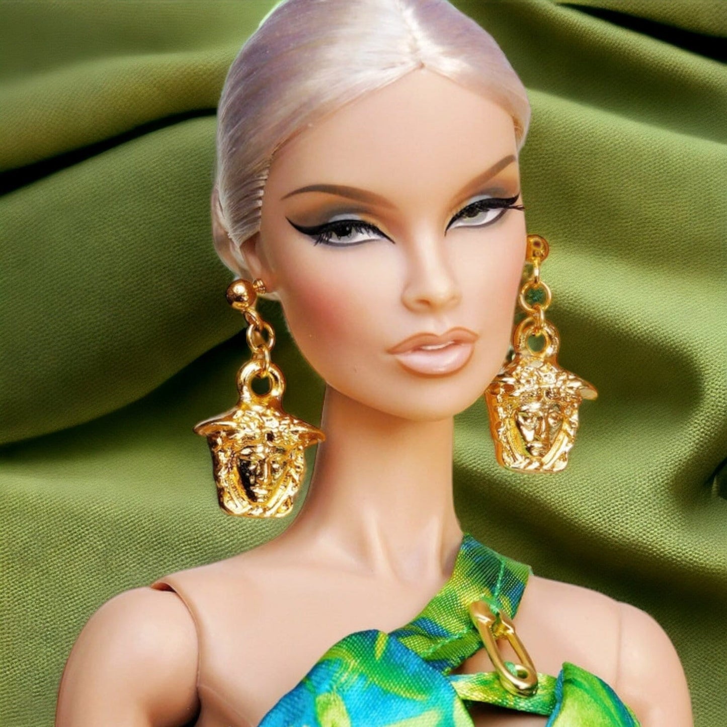 Pendientes Medusa para muñecas Integrity Toys Poppy Parker Fashion Royalty Nu Face Barbie Silkstone